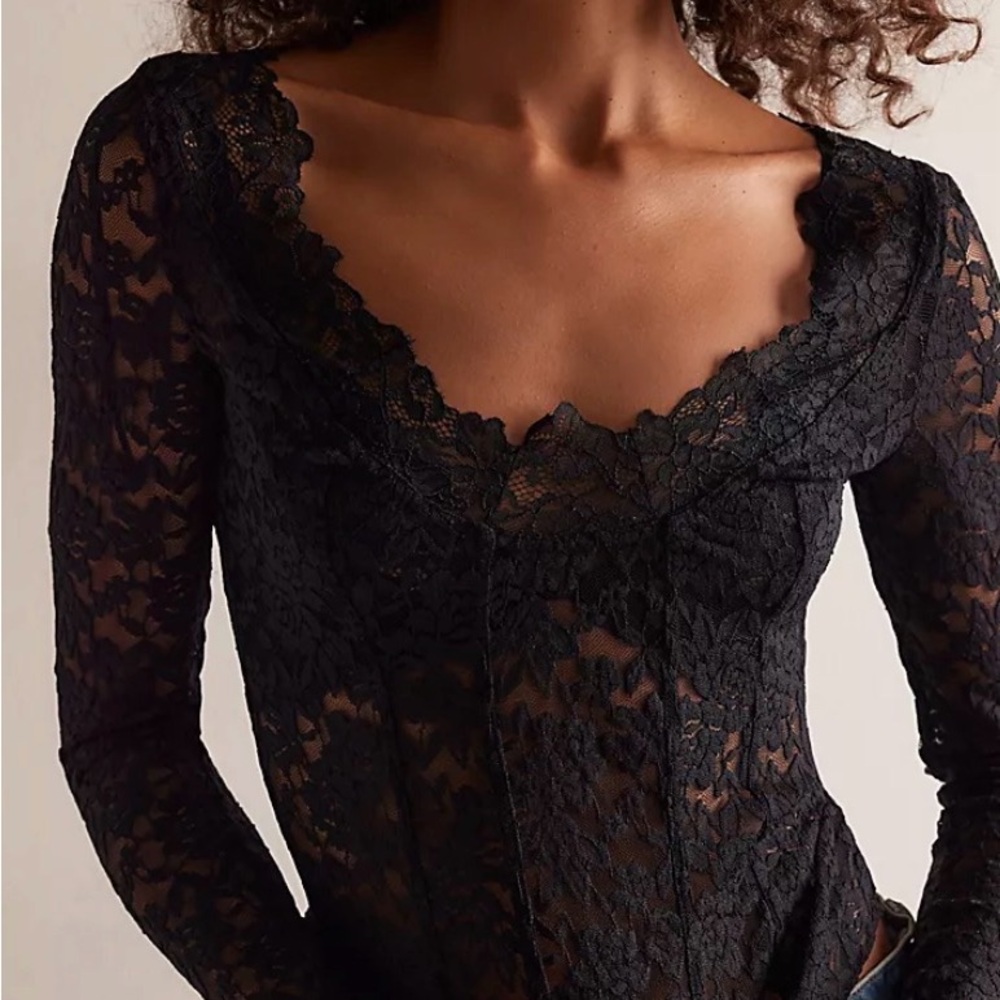 2010 We The Free Black Lace Long Sleeve Top